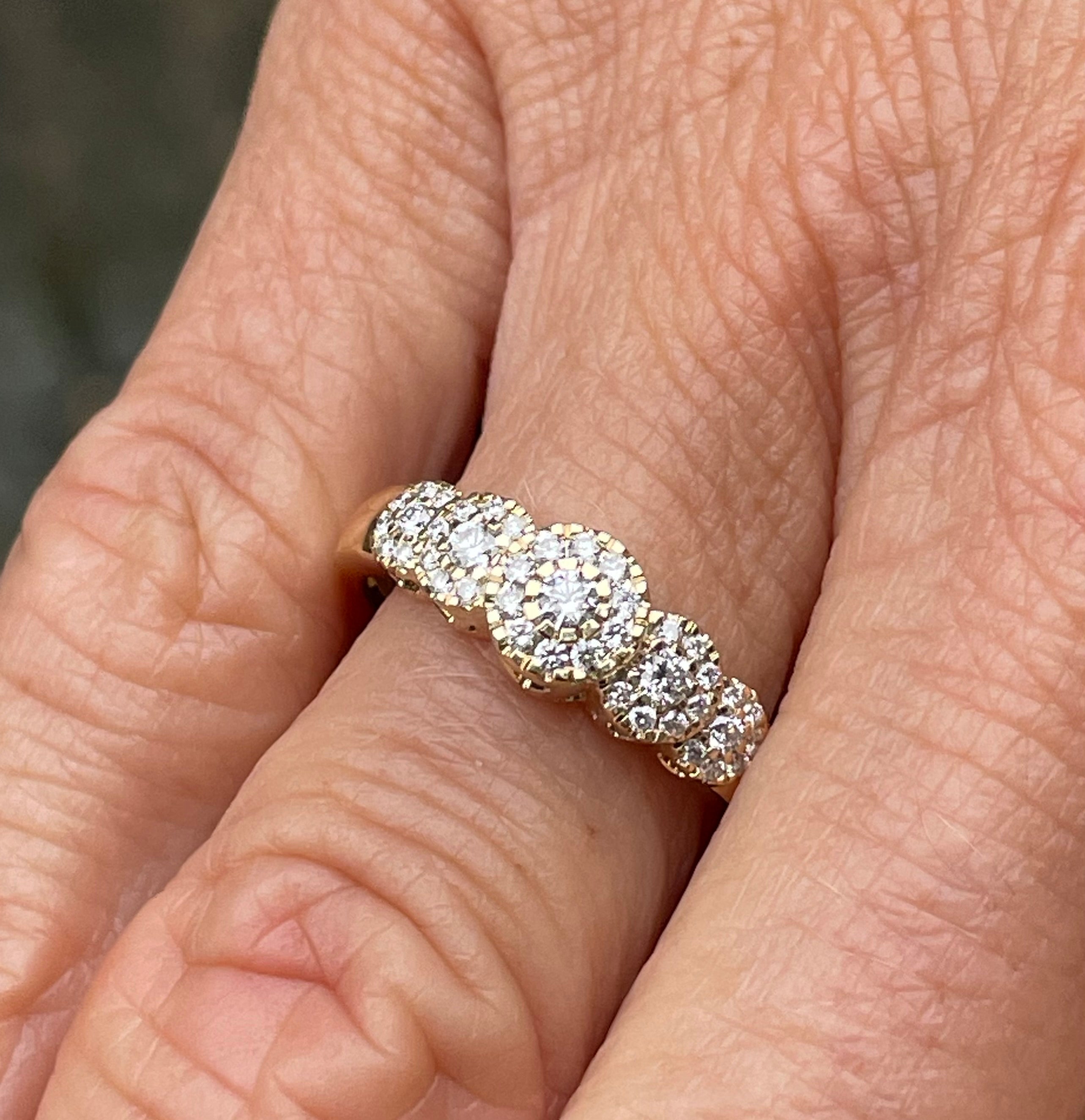 Blomster Jewellery 14kt Ring med Diamanter - Unik Elegance